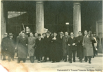 Benedizione dei locali restaurati del palazzo Foscari qualche giorno prima della loro reinaugurazione, 13 gennaio 1937.  Di fronte all'ingresso di Ca' Foscari (recto)