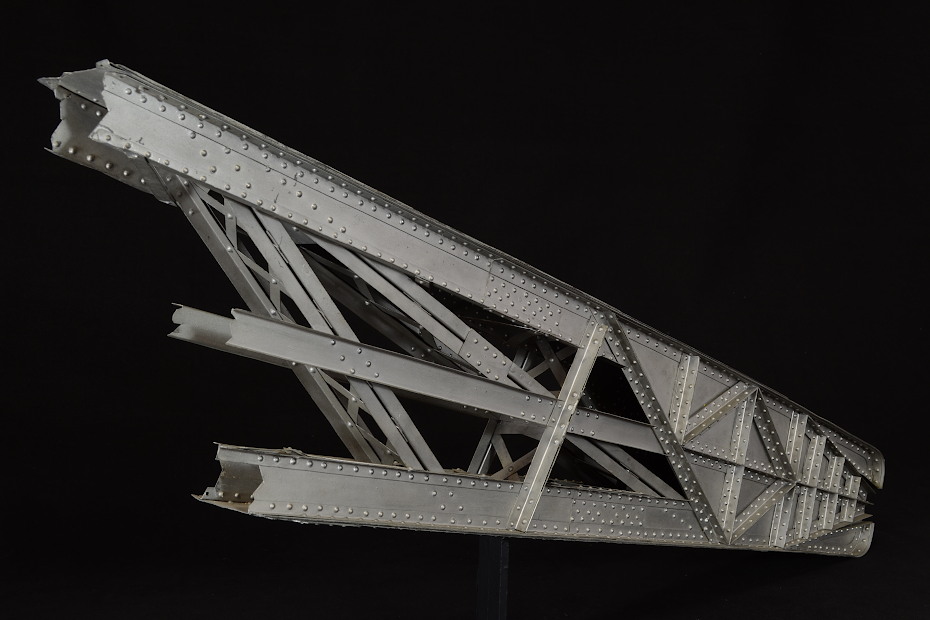 Vista anteriore del modello: 15 - Cerniera all'imposta dell'arco del viadotto di Garabit, Eiffel e Boyer, 1884